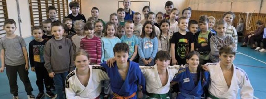 Pokaz Judo dla dzieci z klas 1-4. 