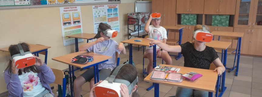 Okulary ClassVR w klasie 4.