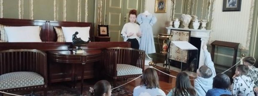 Warsztaty i lekcja muzealna pt."Przy blasku świec" w Muzeum w Nieborowie klas 4,5.