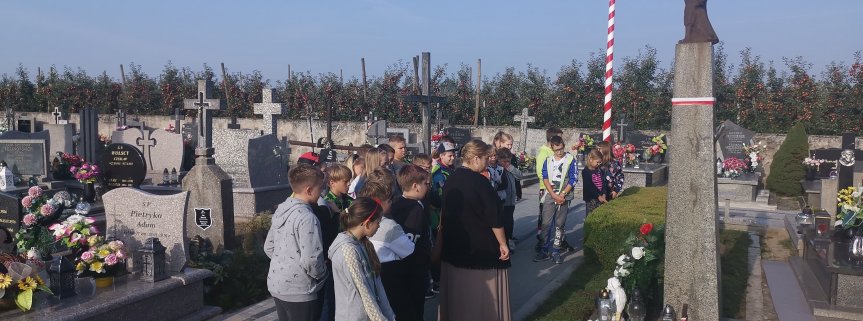 Wycieczka szlakiem zabytkowych kościołów i miejsc pamięci narodowej w gminie Nowa Sucha.