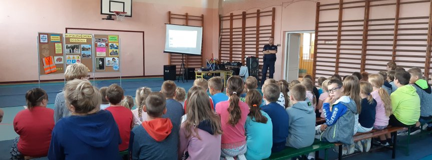 BĄDŹMY BEZPIECZNI - SPOTKANIE Z POLICJANTEM 2019
