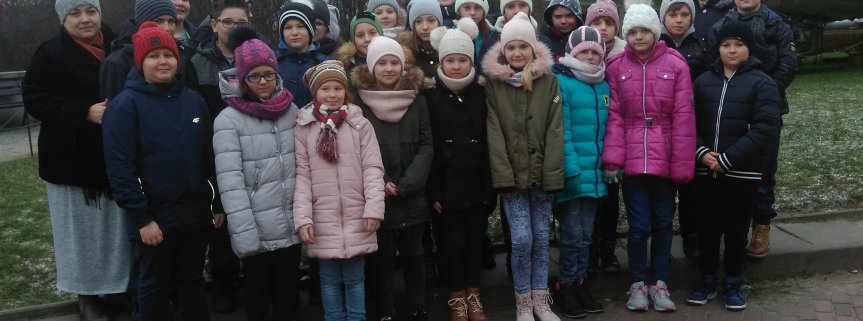 10.01.2018 r. uczniowie kl. V i VI uczestniczyli w lekcjach muzealnych w Muzeum Wojska Polskiego w Warszawie i zwiedzili galerię malarstwa polskiego w Muzeum Narodowym w Warszawie.